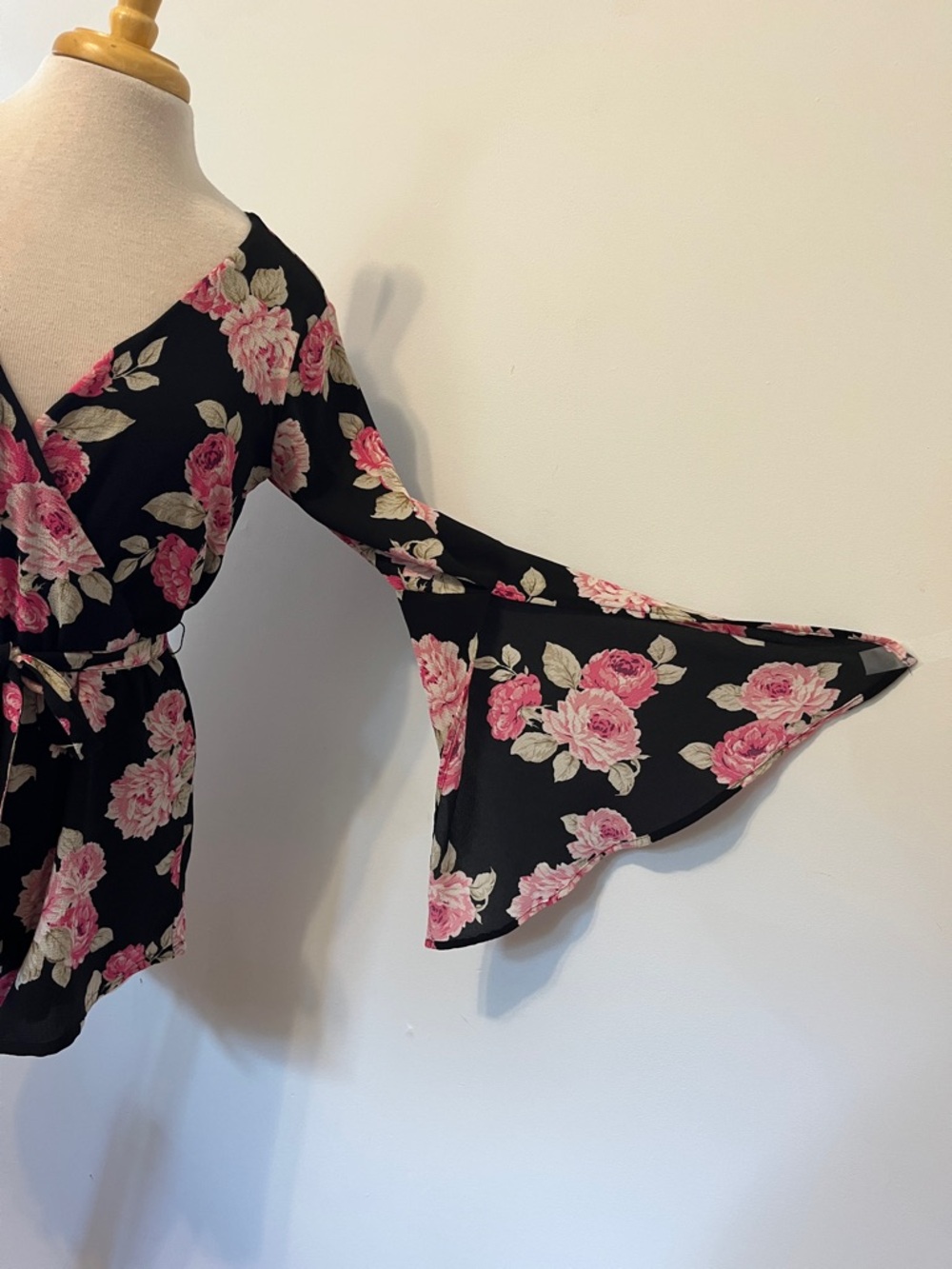 Lily Rose XS floral Black Rose romper Cut Trumpet Sleeve Victorian - Picture 3 of 13